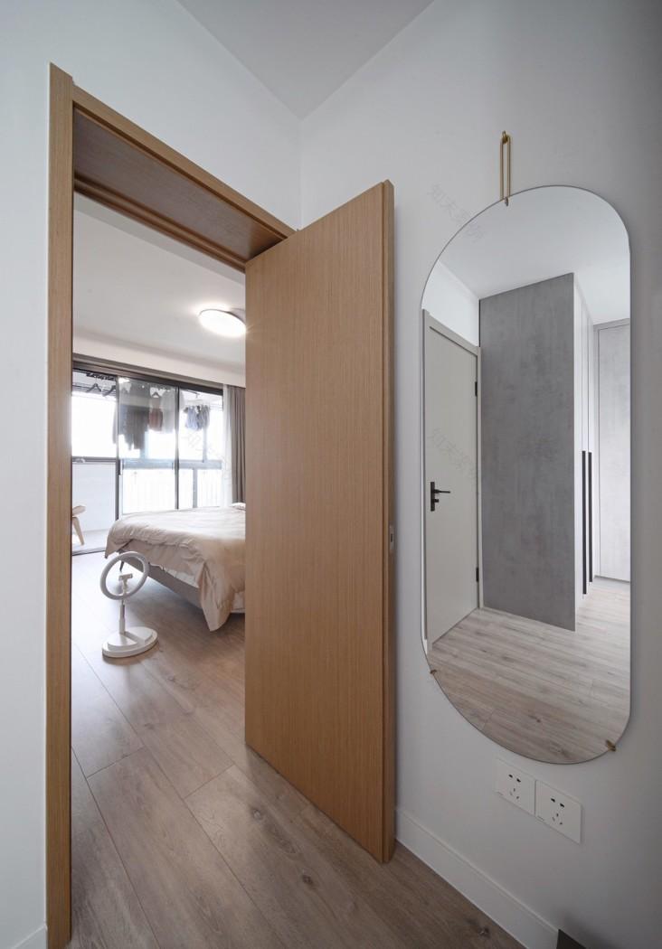 现代简约三居室 原木风格温馨家居设计-32