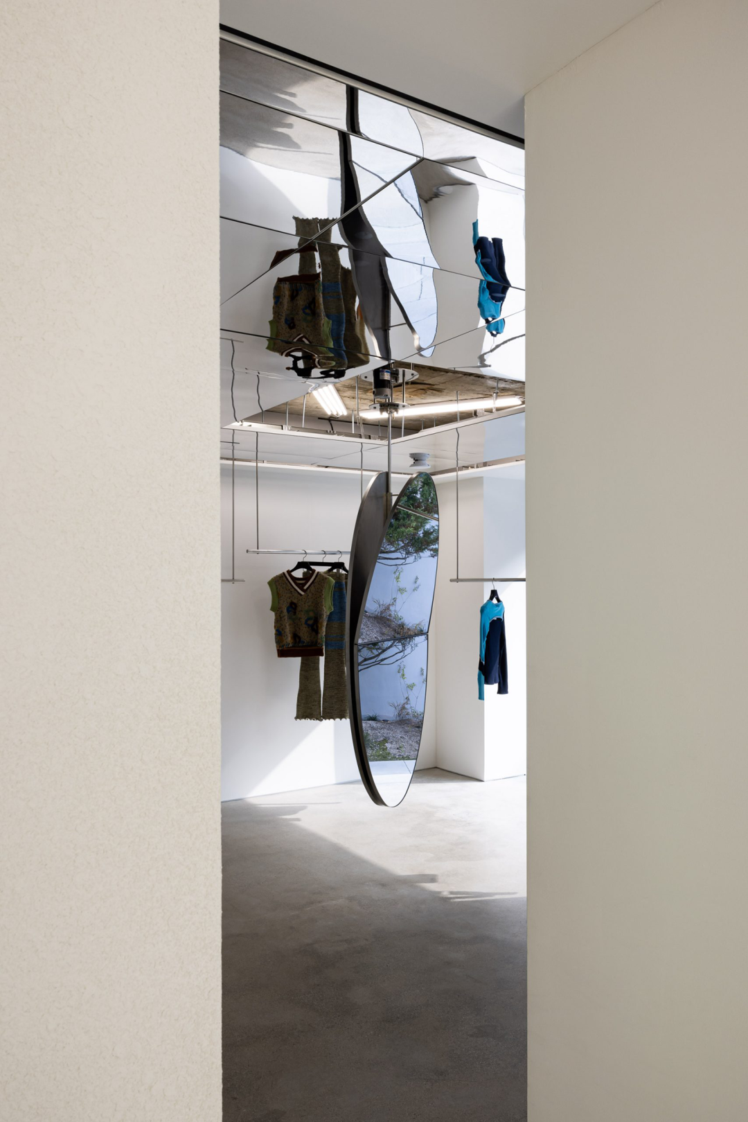 韩国  Creative Studio Unravel 10 个先锋设计 -300