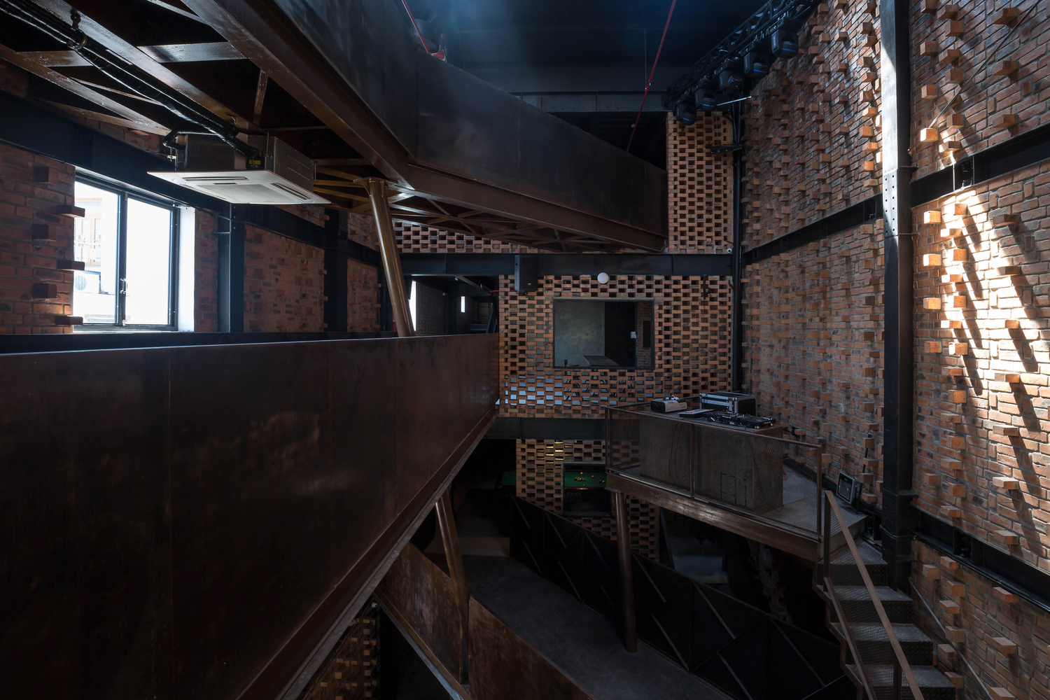 越南顺化 F75 酒吧-31