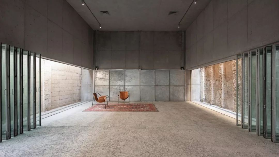 巴林穆哈拉格“建筑遗产之家” | 混凝土与玻璃的互动画廊-3