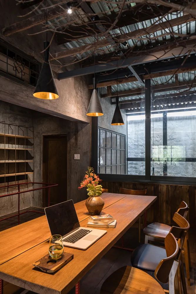 越南老街道咖啡店,复古与现代交融-32