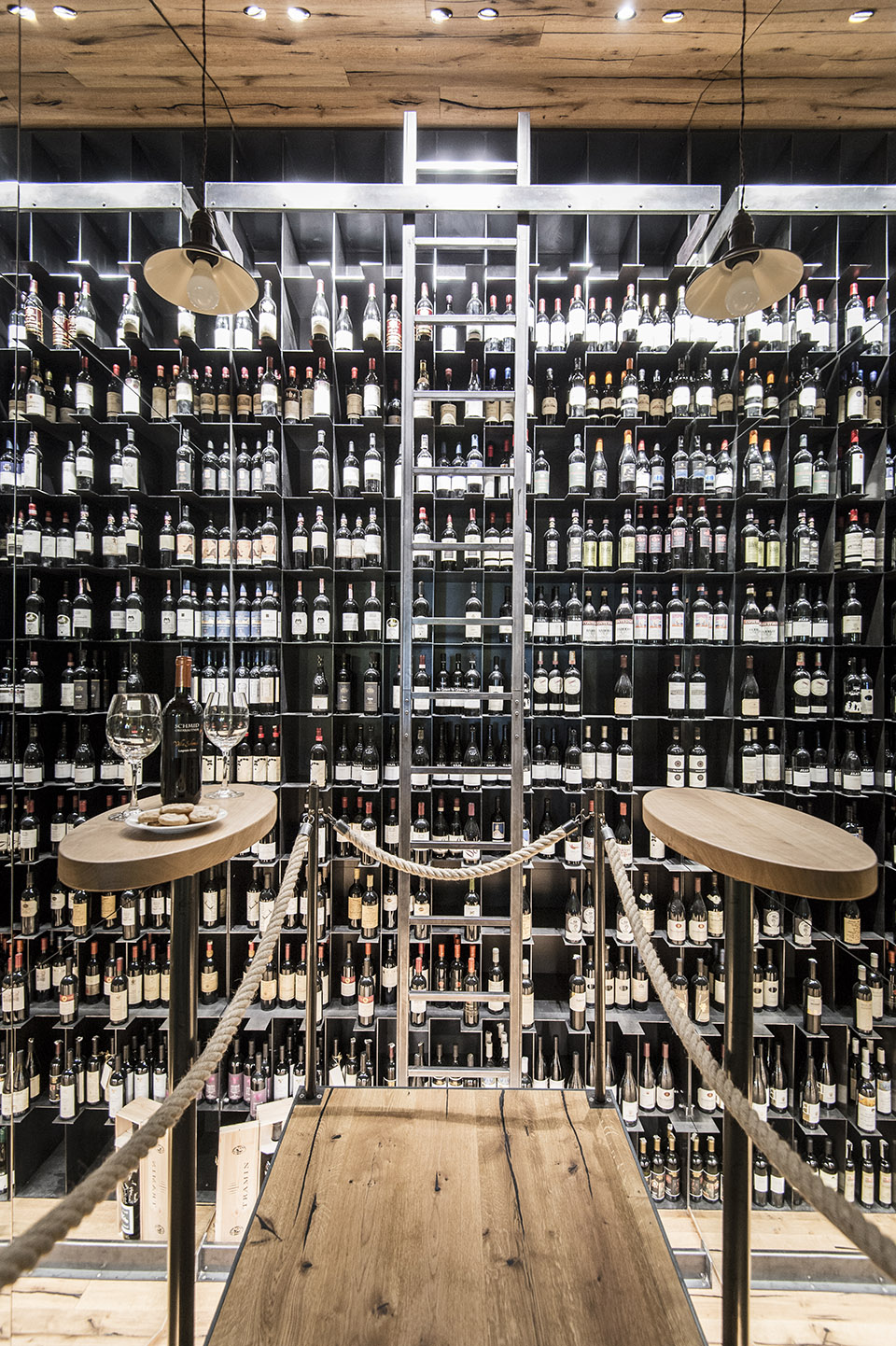 游弋于天地间 & 拥有漂浮大泳池的意大利Hubertus 酒店 / noa* -95