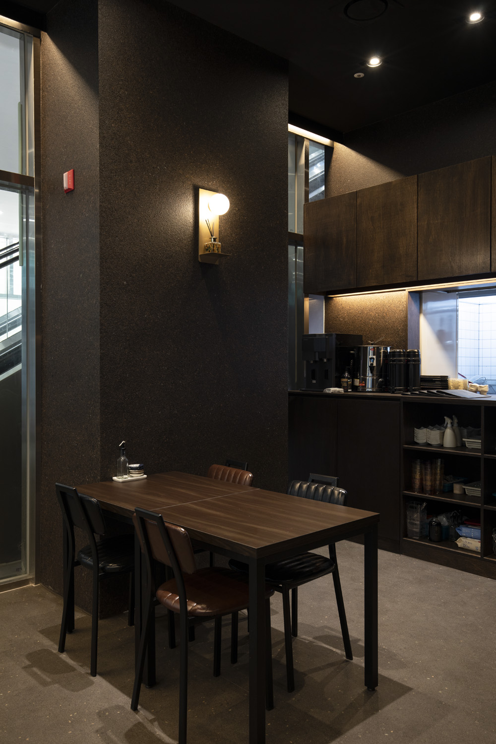 现代高级日式餐厅设计实例-14