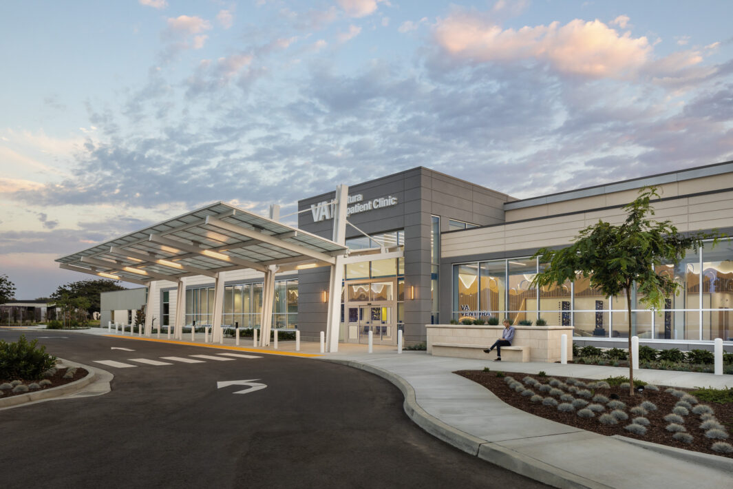 Captain Rosemary Bryant Mariner Outpatient Clinic - Perkins Eastman-7