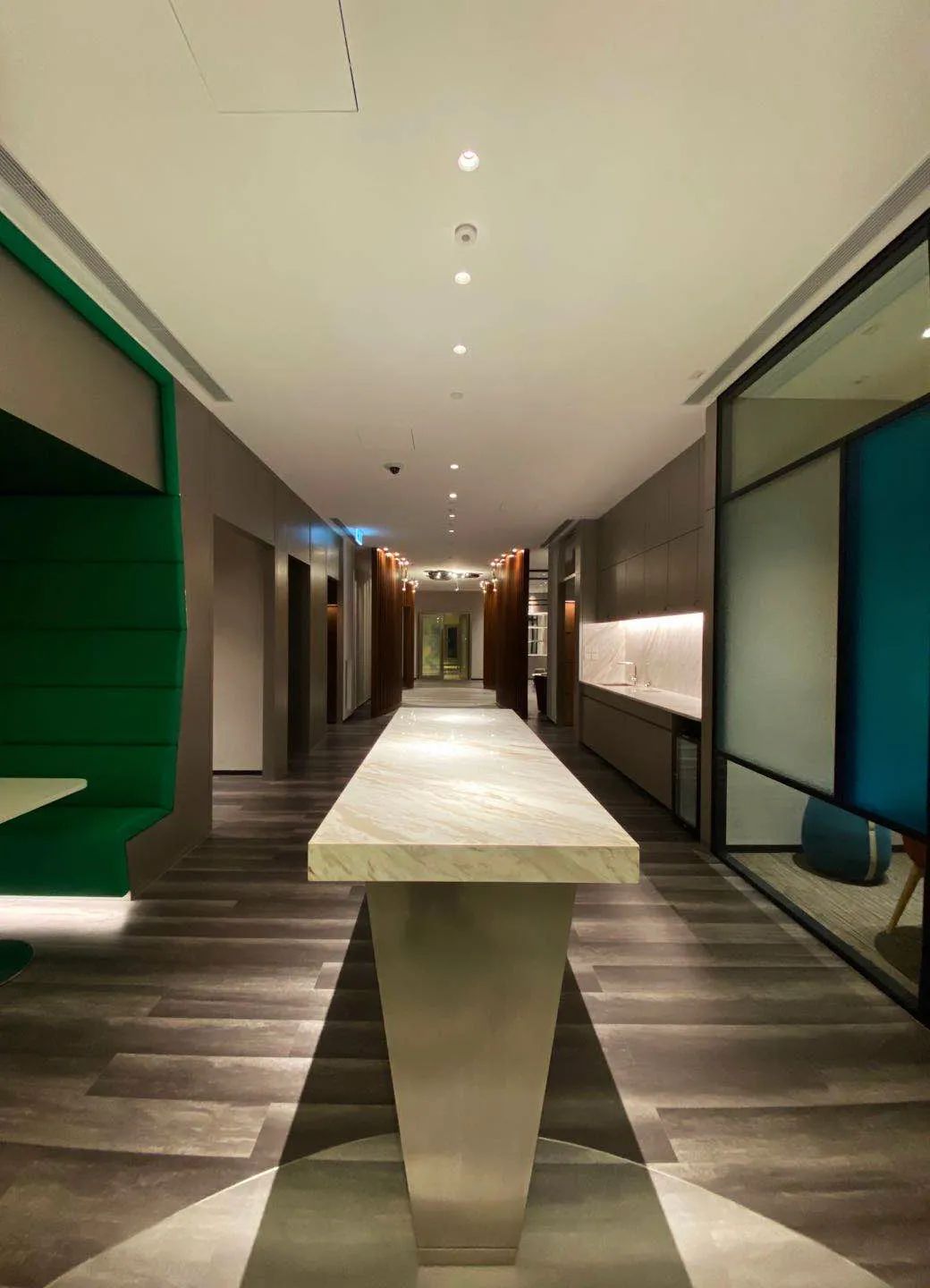 香港 CLP 中电办公室照明工程，展现简约创意空间-30