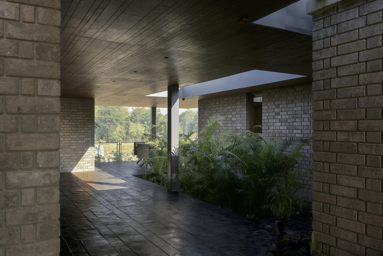 几堵墙和一间屋顶办公室丨inpractice-4