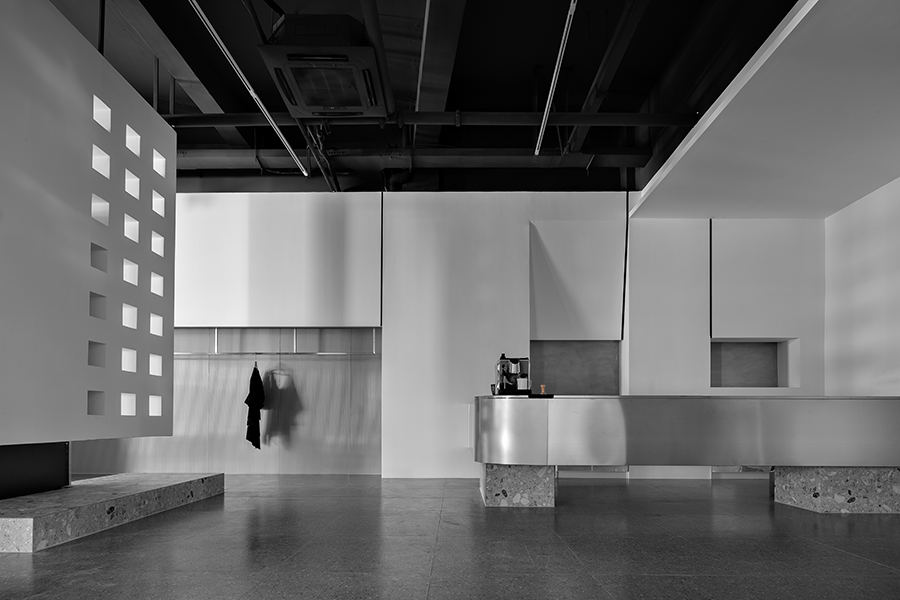 电影胶片般的动态感服饰店设计丨中国苏州丨苏州市不止设计顾问有限公司-27