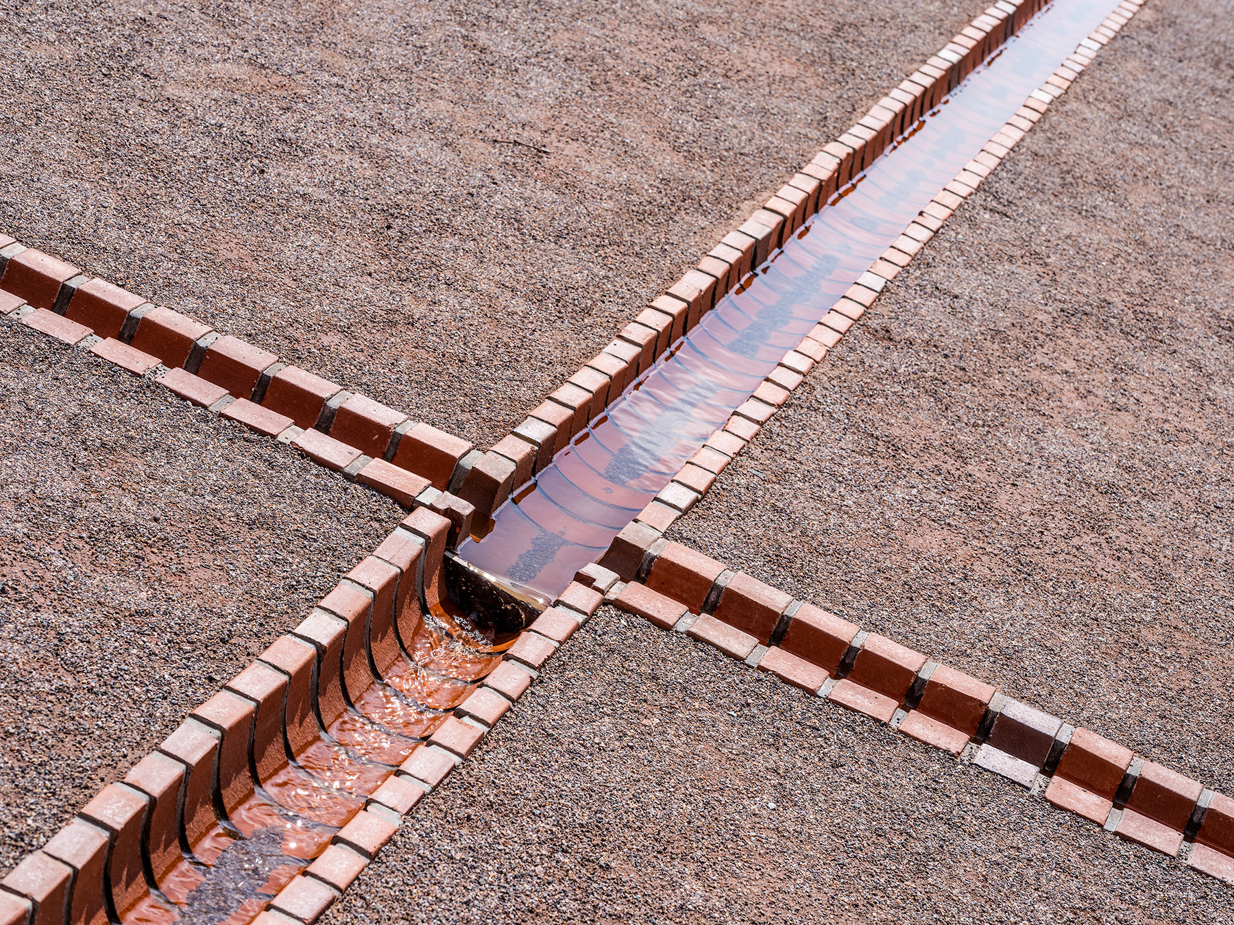 新舊共榮的城市典範：捷克舊磨坊改造，融合藝廊、教育中心、市民共享的文化場域 | FAM-22