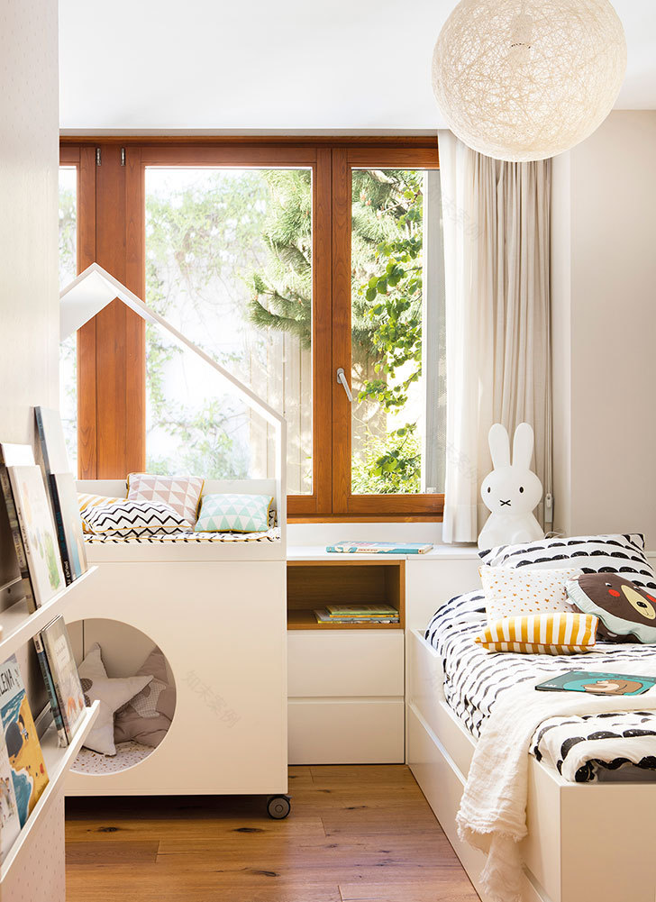 巴塞罗那阳光家庭公寓 | 黄绿搭配,满室生机-13