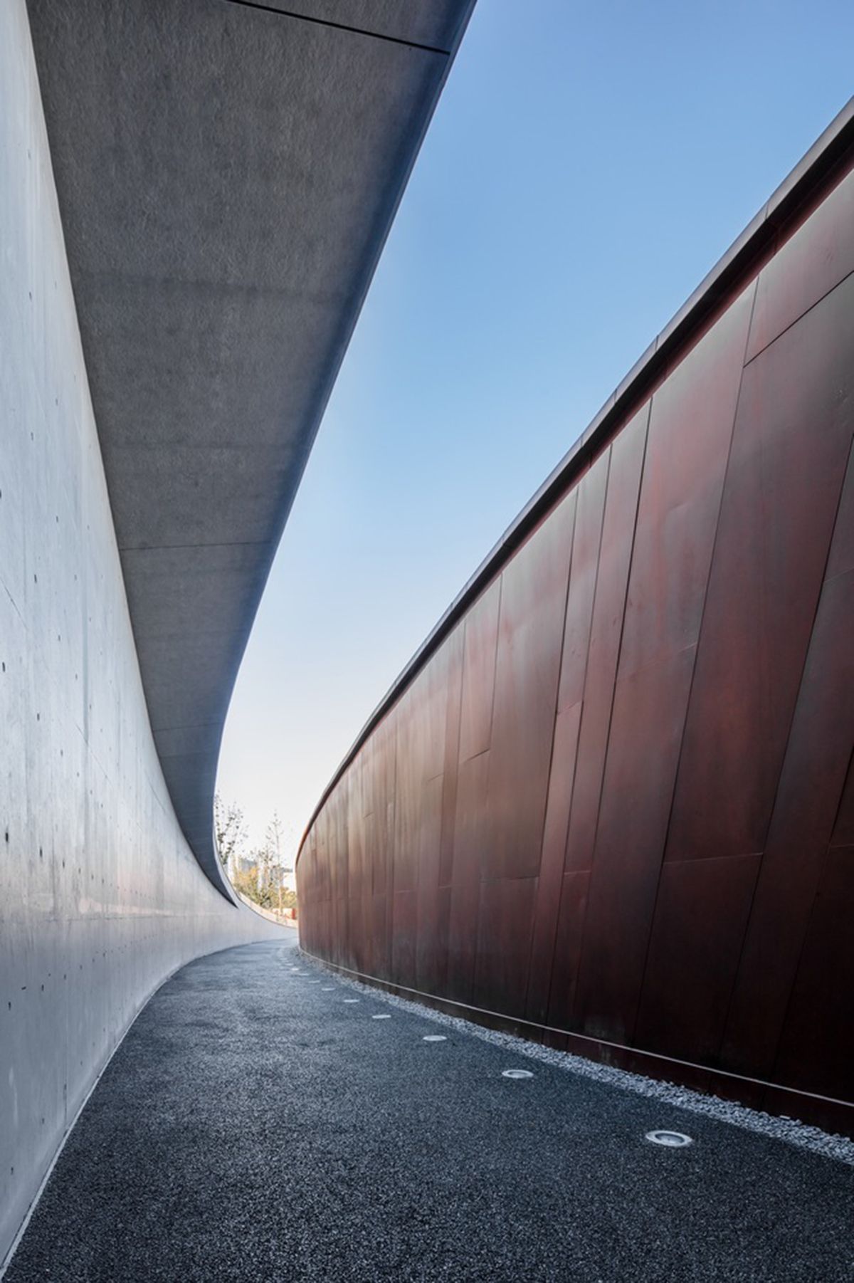 南京路和平纪念碑-22