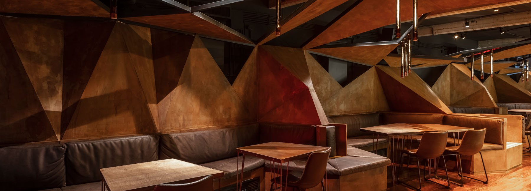 雕塑般的酒吧设计,打造颠覆性的美食空间-0