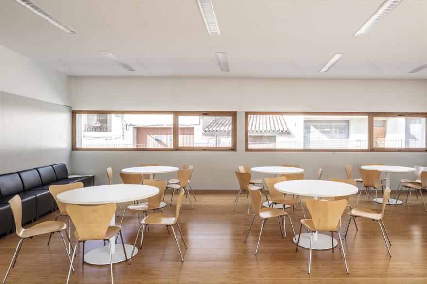 西班牙 Blancafort 老年中心 | 绿色环保,舒适温馨-11