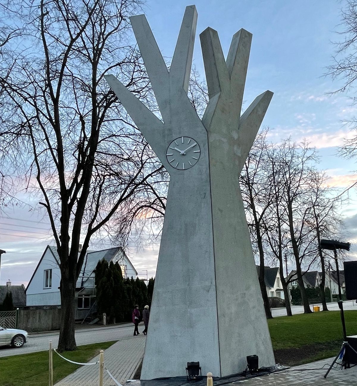 维尔卡维什基斯市公交站“树状时钟”项目丨立陶宛丨考纳斯建筑师金塔拉斯·巴尔丘蒂斯-2