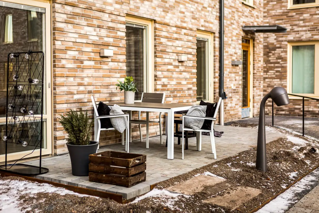 镜子的创意安装 | 藏在沙发后的艺术-19