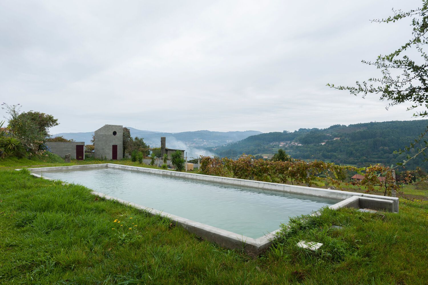 葡萄牙 Coura 简约度假屋丨Luís Peixoto-30