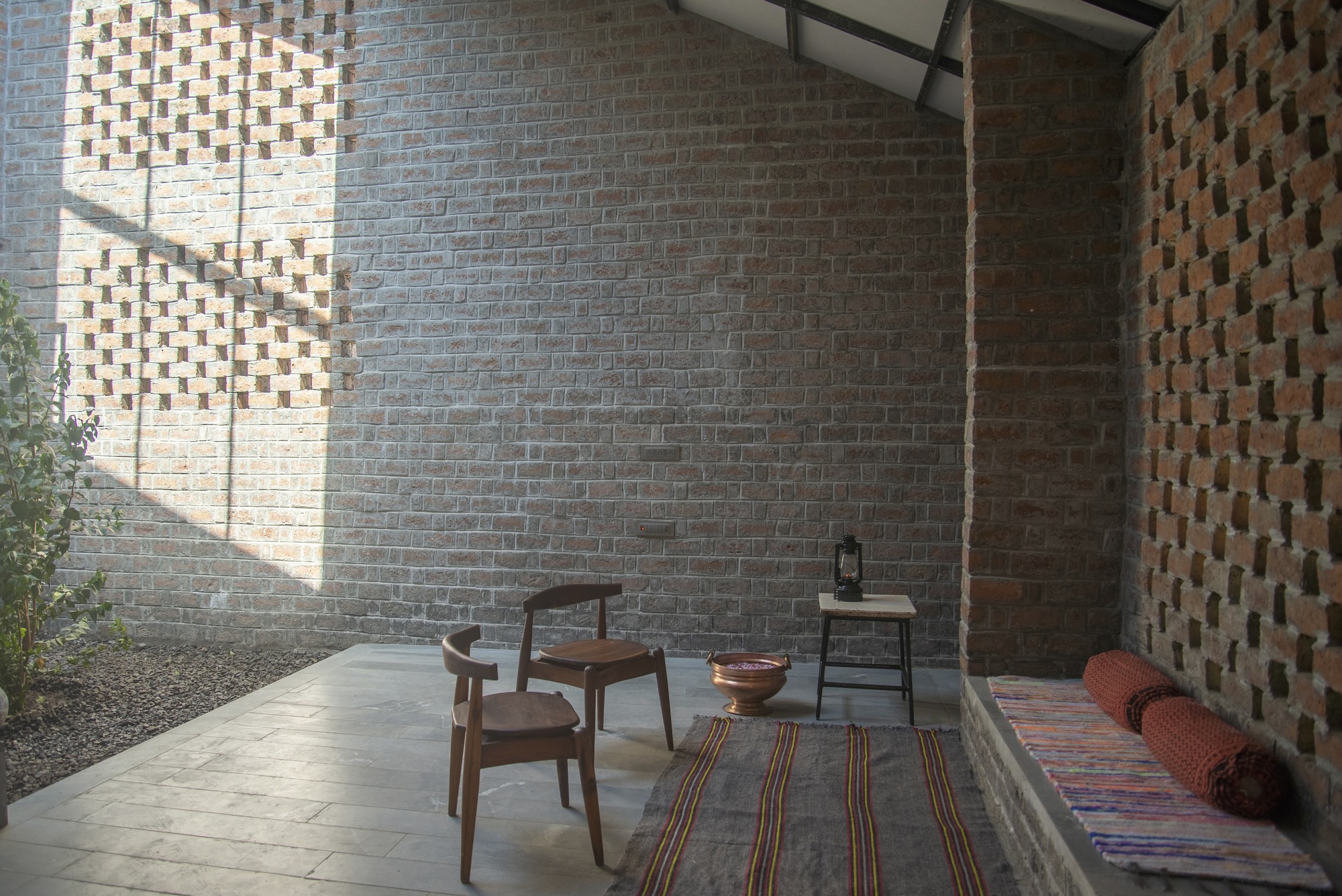 一半即更多 一栋在建房屋丨印度丨Atelier Shantanu Autade,Studioboxx-20