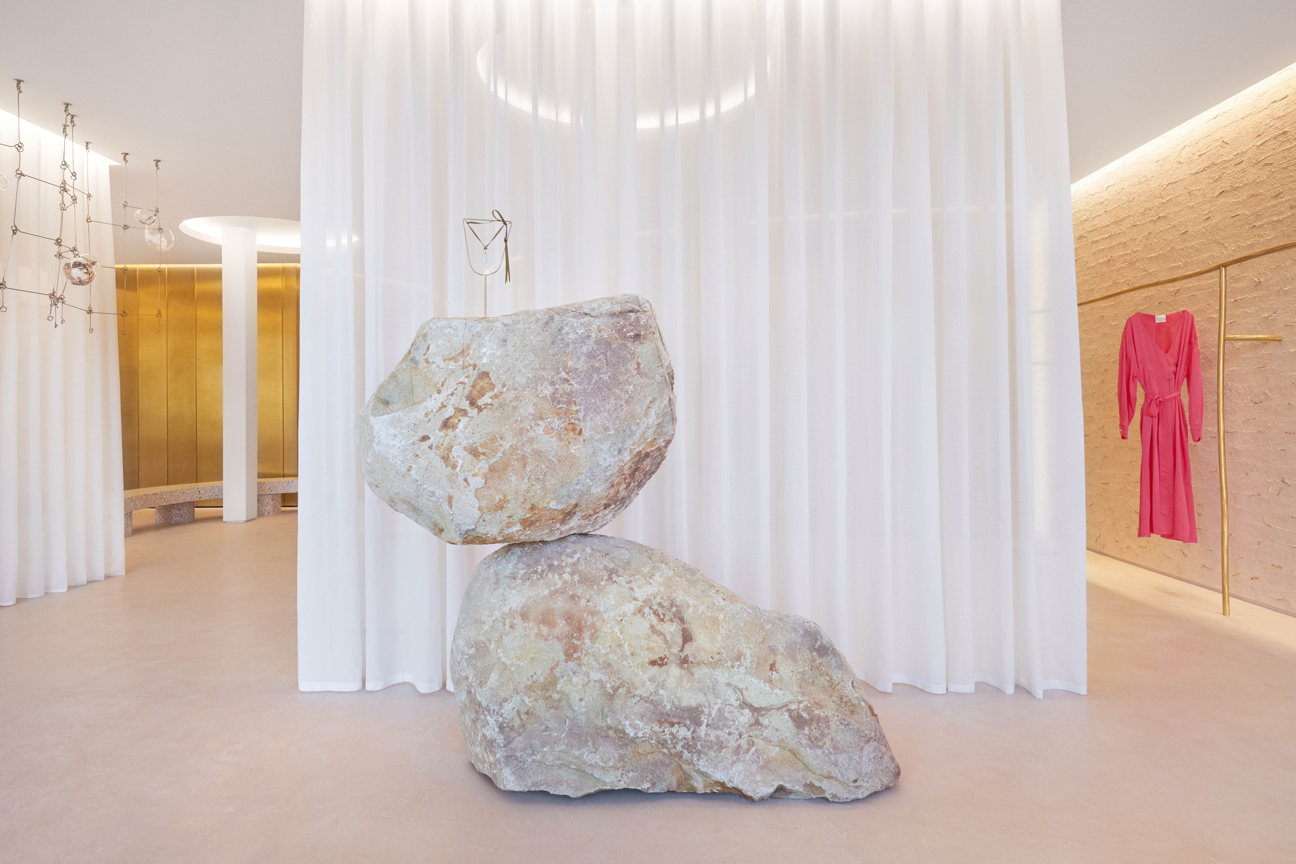 洛杉矶复古建筑中的时尚服装店设计丨美国洛杉矶丨Robert Vattilana-12