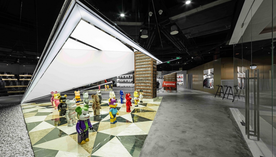 上海"By"商店 | 碎片化空间与艺术展览的完美融合-3