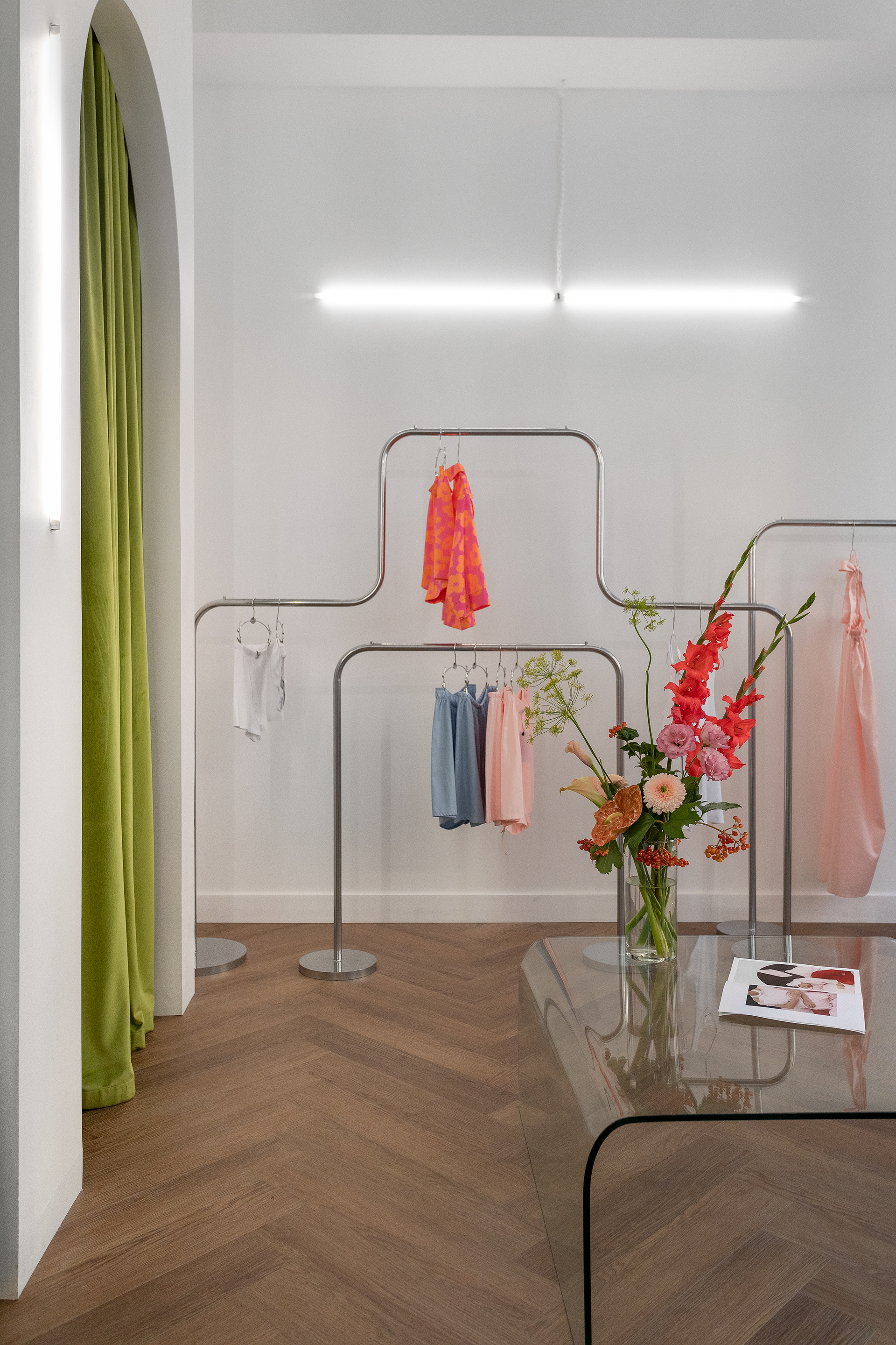 LVG 爱的商品（由于LOVEGOODS不是常见词汇组合，爱的商品是基于字面的一种较为直接的翻译） 丨RussiaMoscow丨Olga Potapova,Anna Sitnikova-21