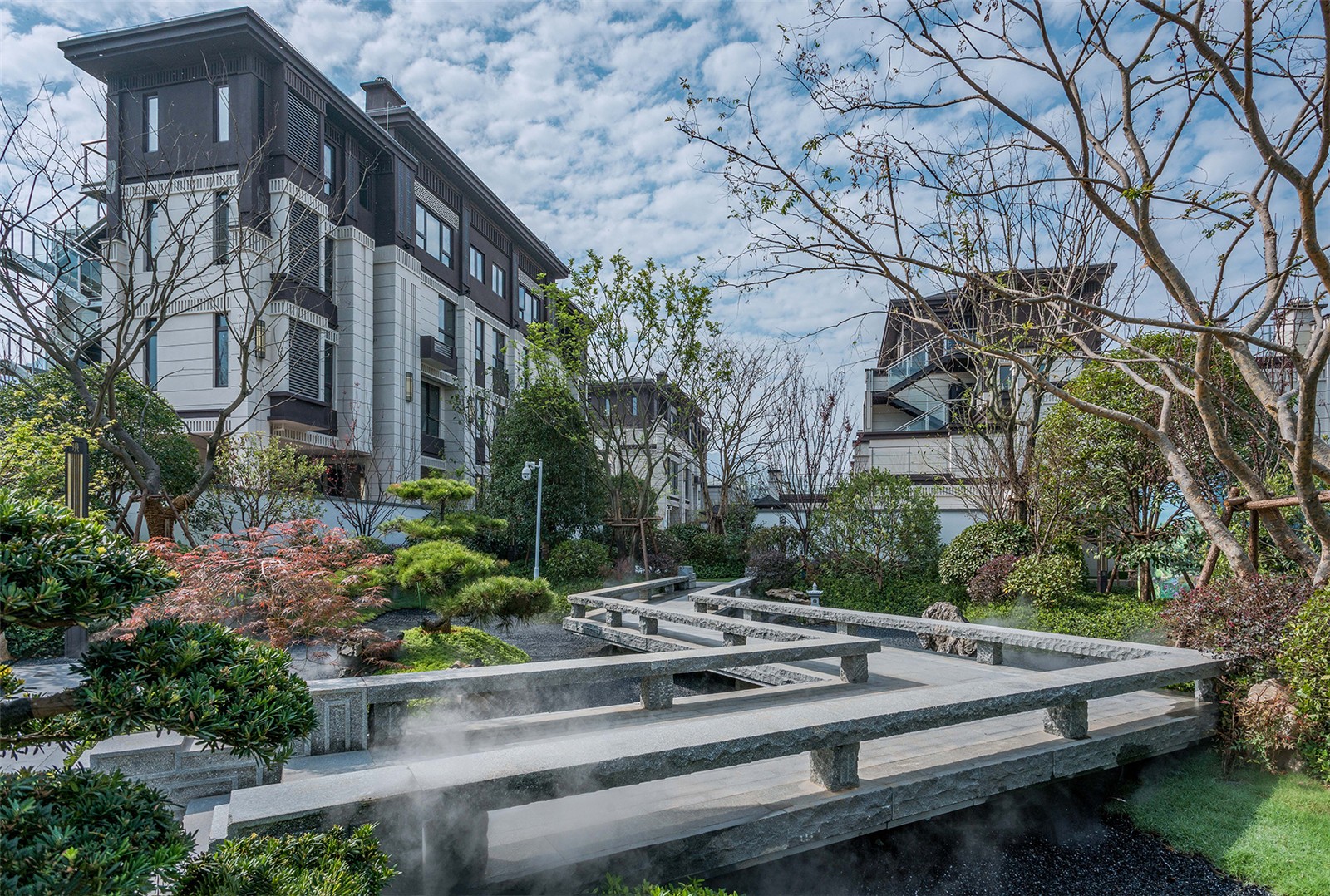 新鸥鹏庐山西海云境首开区景观-16