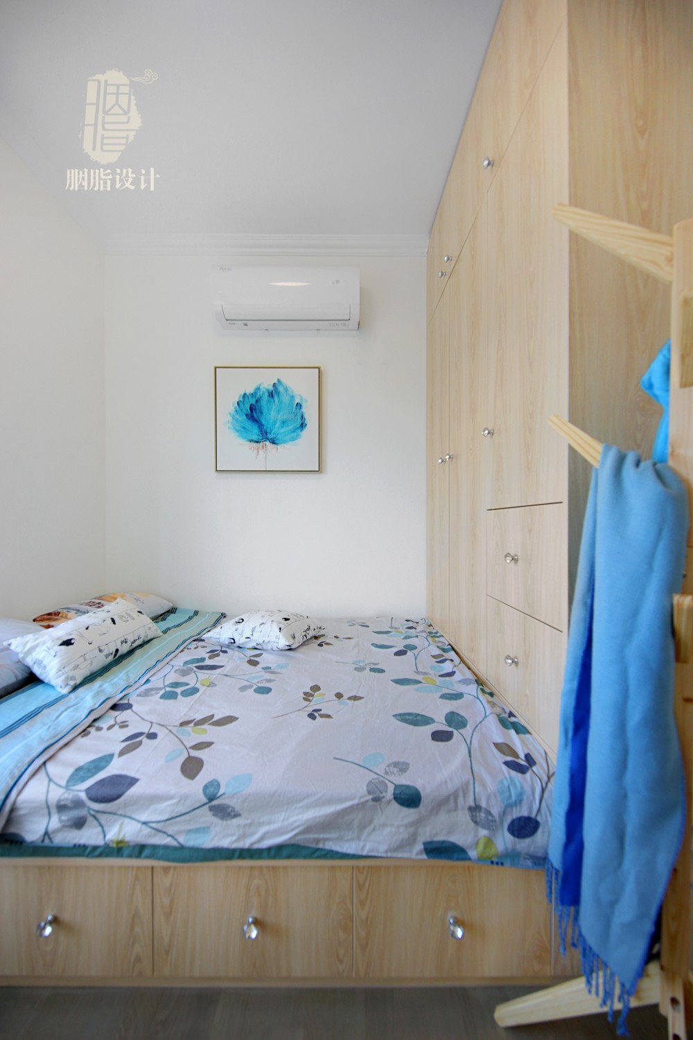 广州润粤大厦北欧风家居设计,原木与彩色的和谐搭配-49