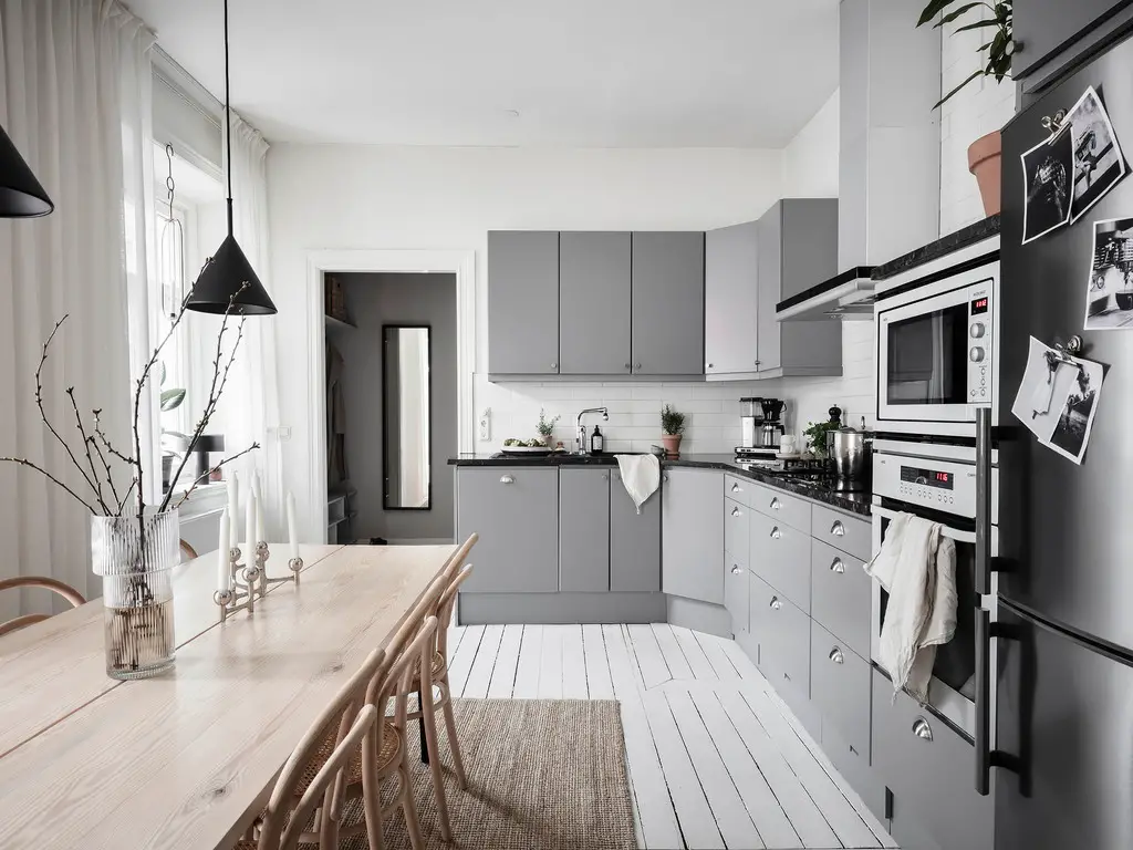 瑞典哥德堡温馨家庭公寓的现代改造-10