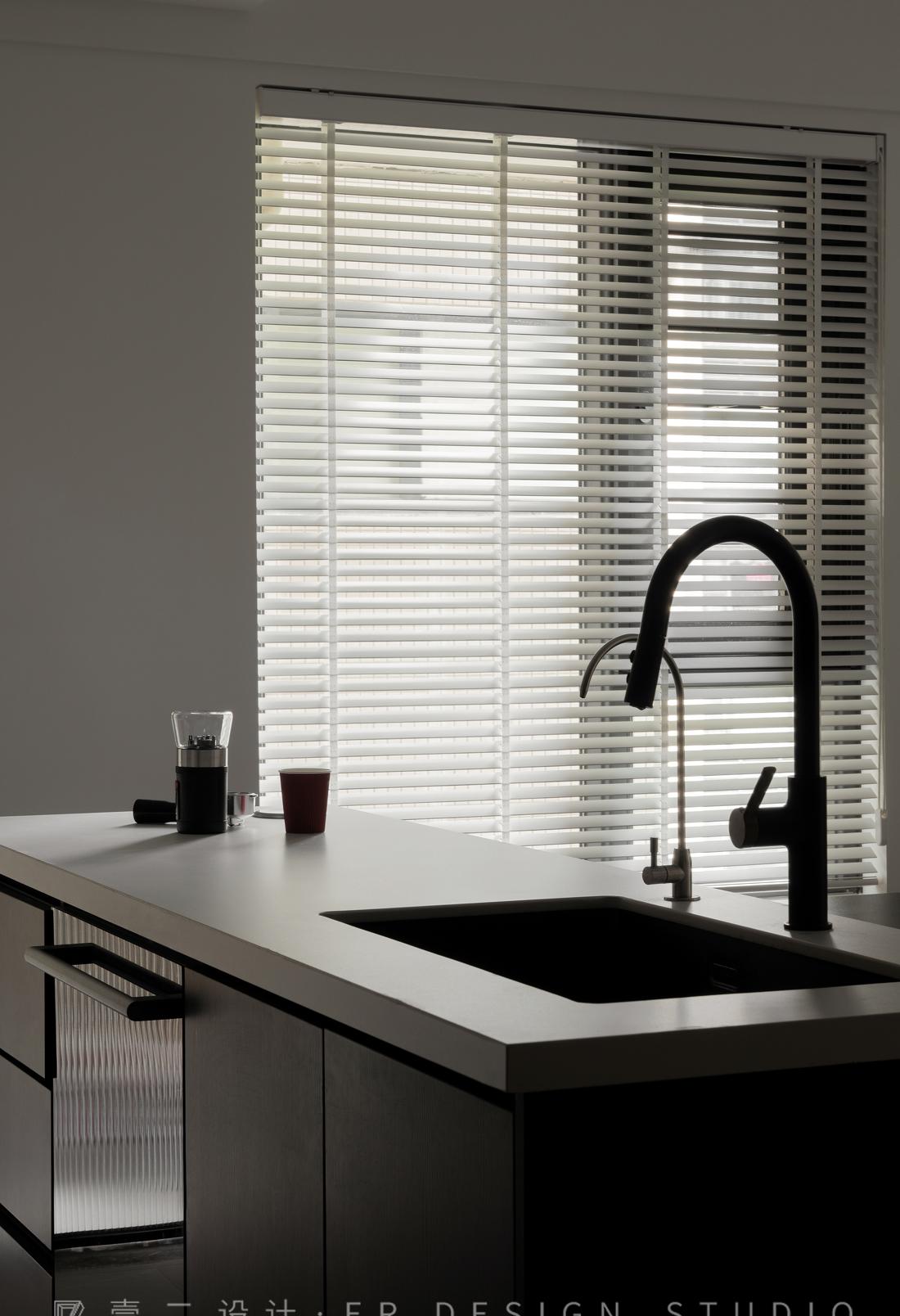 新婚夫妻的温馨之家-24