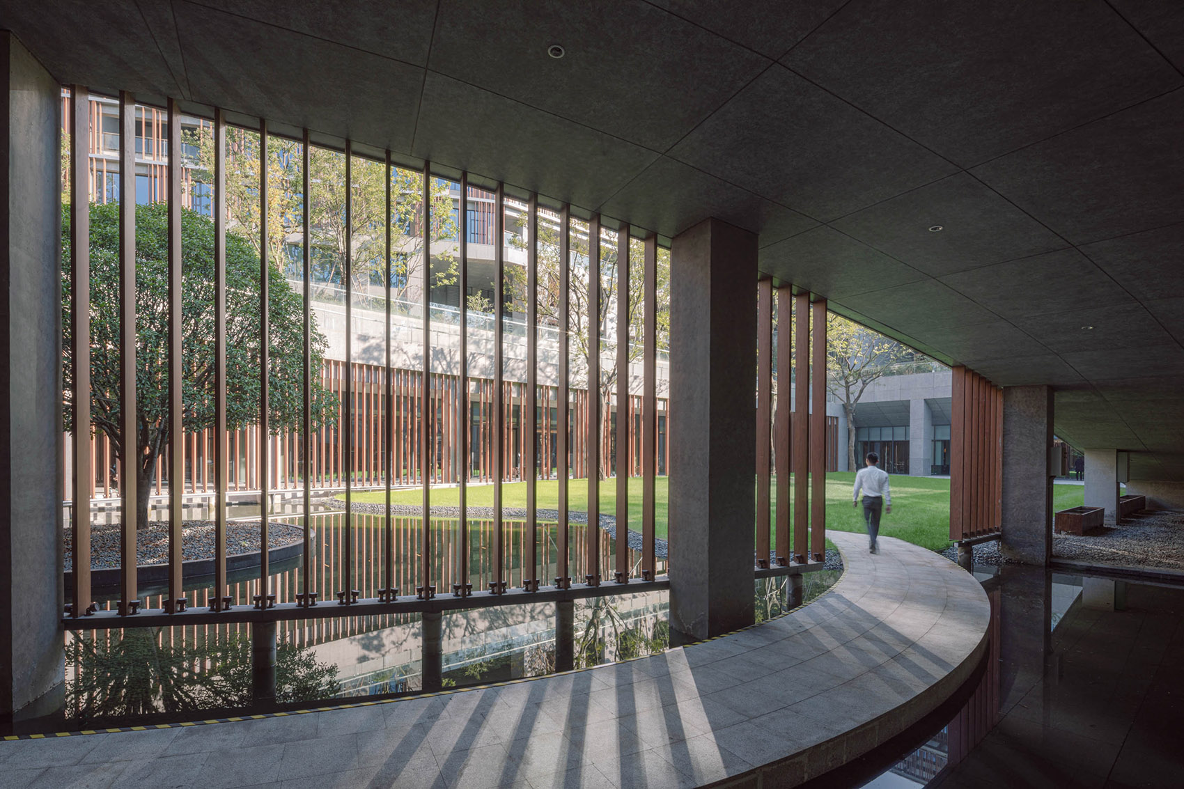 南京丰盛五季凯悦臻选酒店丨中国南京丨BUZZ庄子玉工作室-56