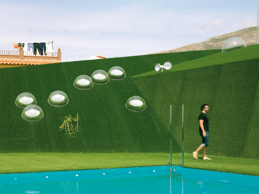 Public Pool on a Urban Artificial Valley / DJ Arquitectura-18