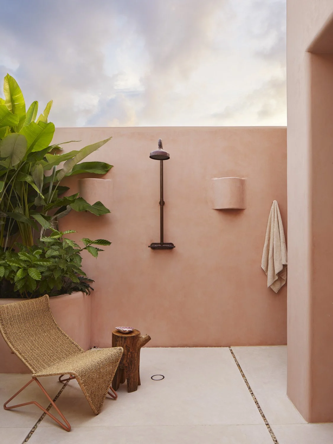 玫瑰宫
注:Casa Rosada 通常指位于阿根廷布宜诺斯艾利斯的总统府,因其建筑外观多为粉色(玫瑰色)而被称为玫瑰宫 丨墨西哥-42