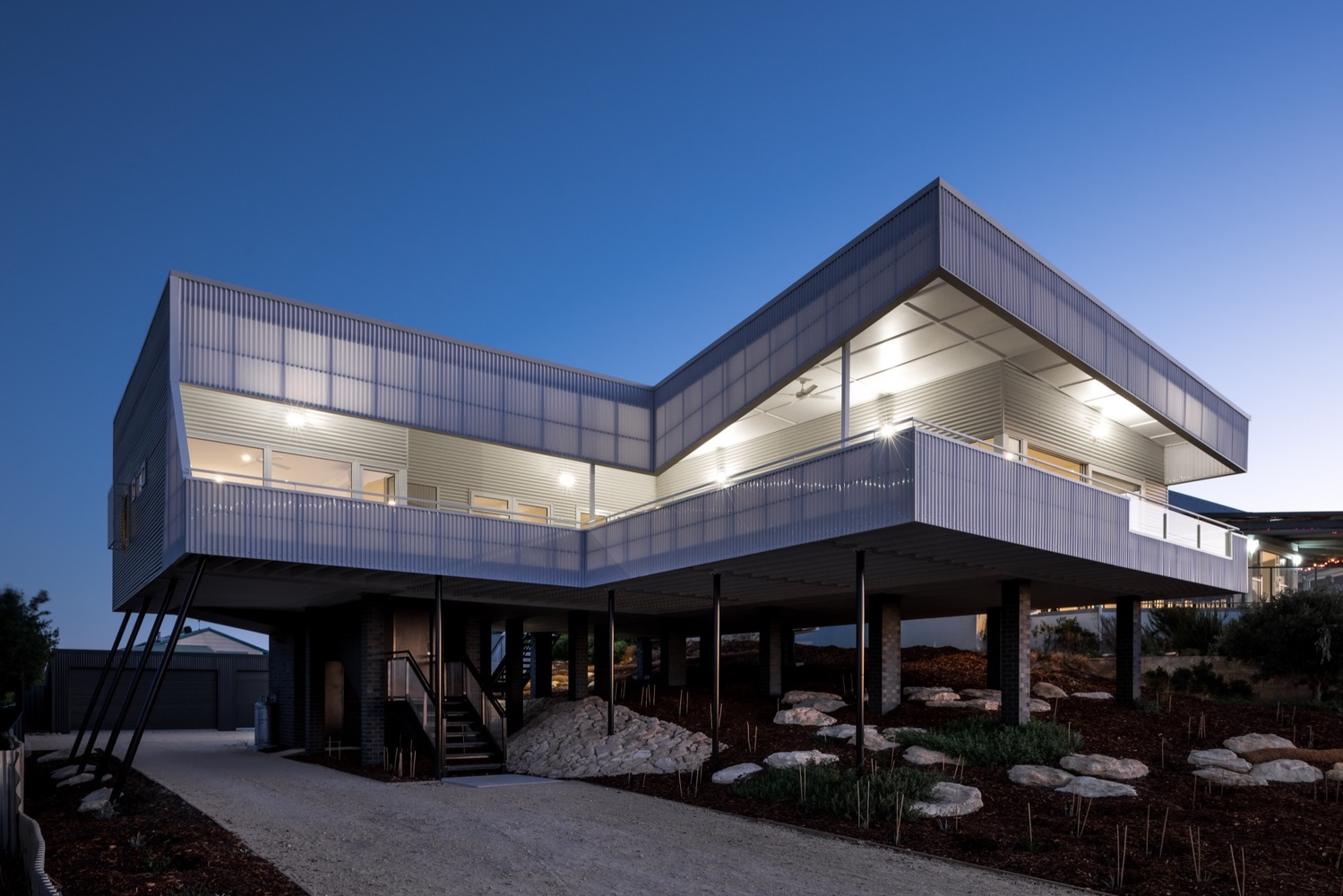 Falcon Beach House   iredale pedersen hook architects-85