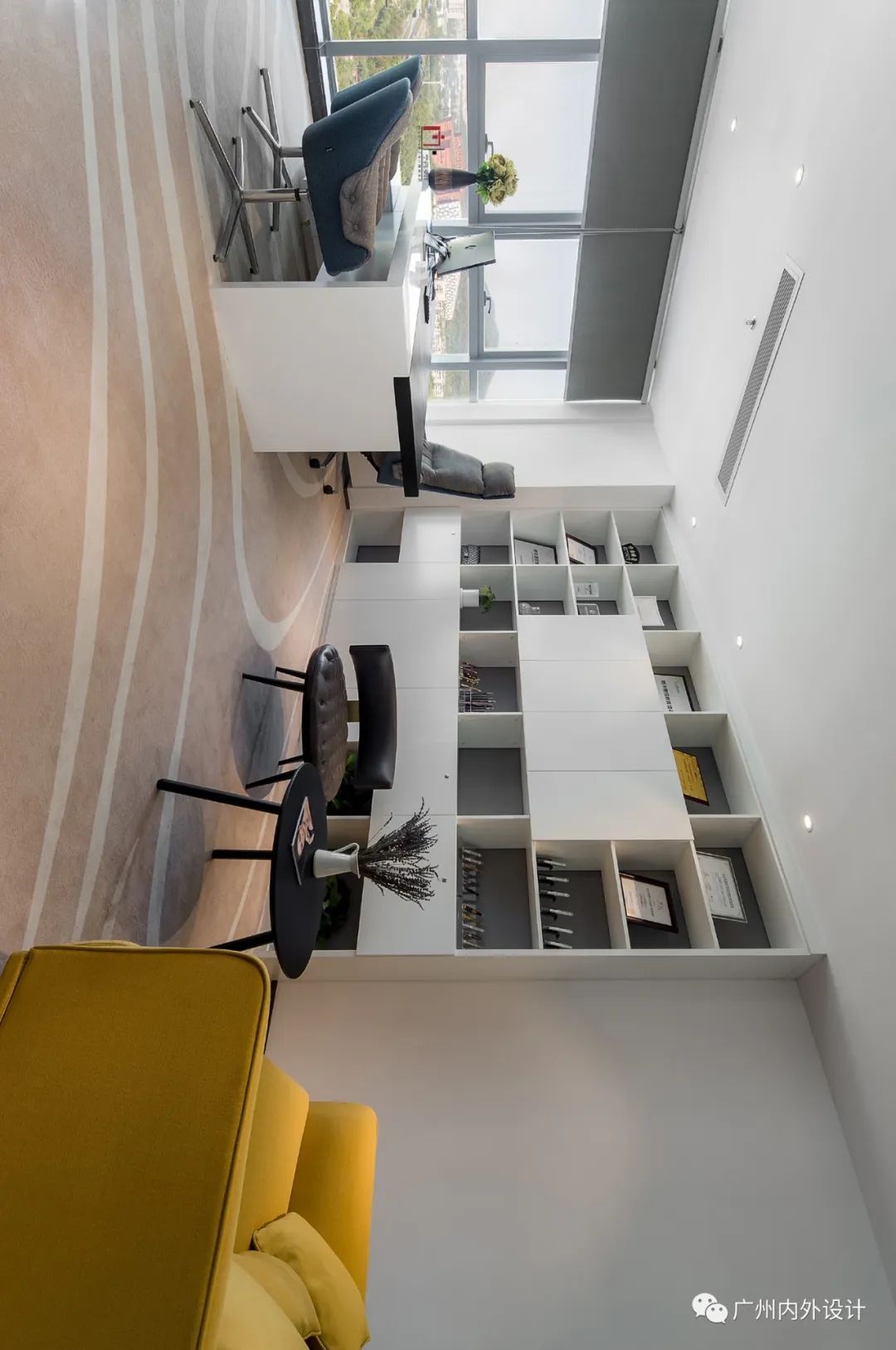 霸道女总裁的现代简约办公室-17