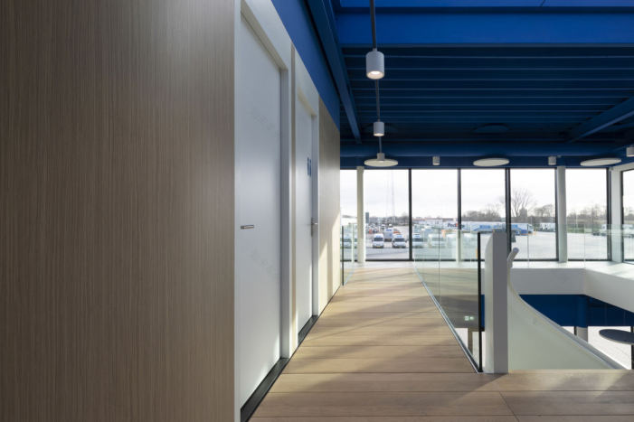 荷兰 Nouwens Transport 办公室的动态圆环设计-16