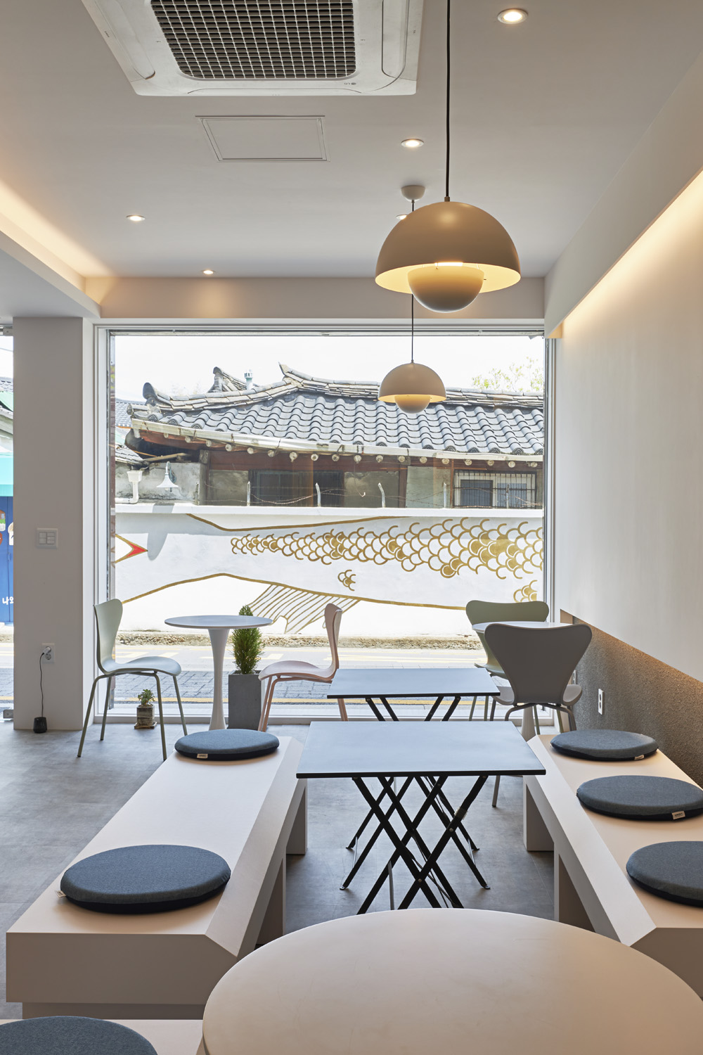 现代简约的 16 平米咖啡厅室内设计-12