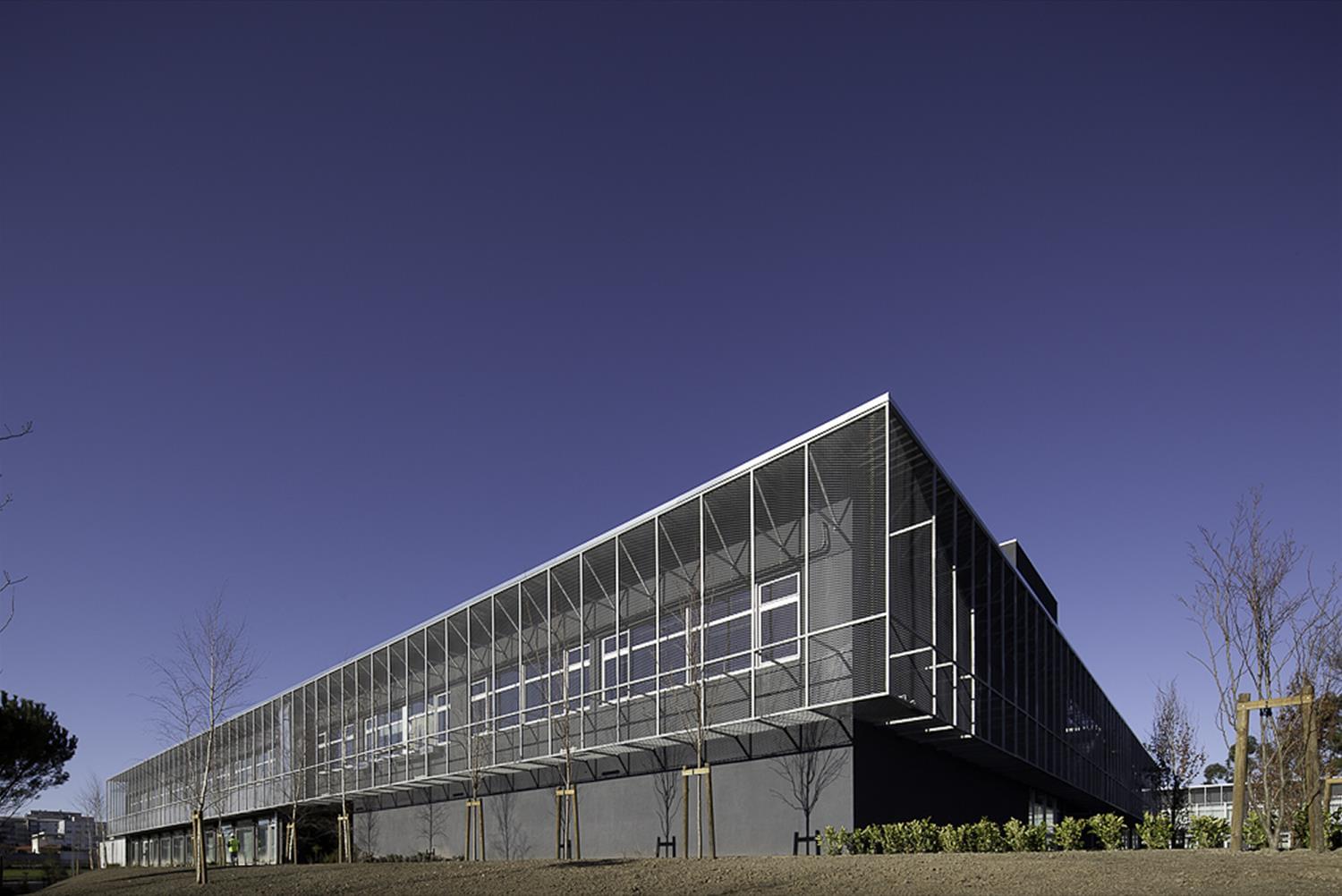 葡萄牙 Lousada 市立中学 | 环保与科技融合的现代教育空间-8