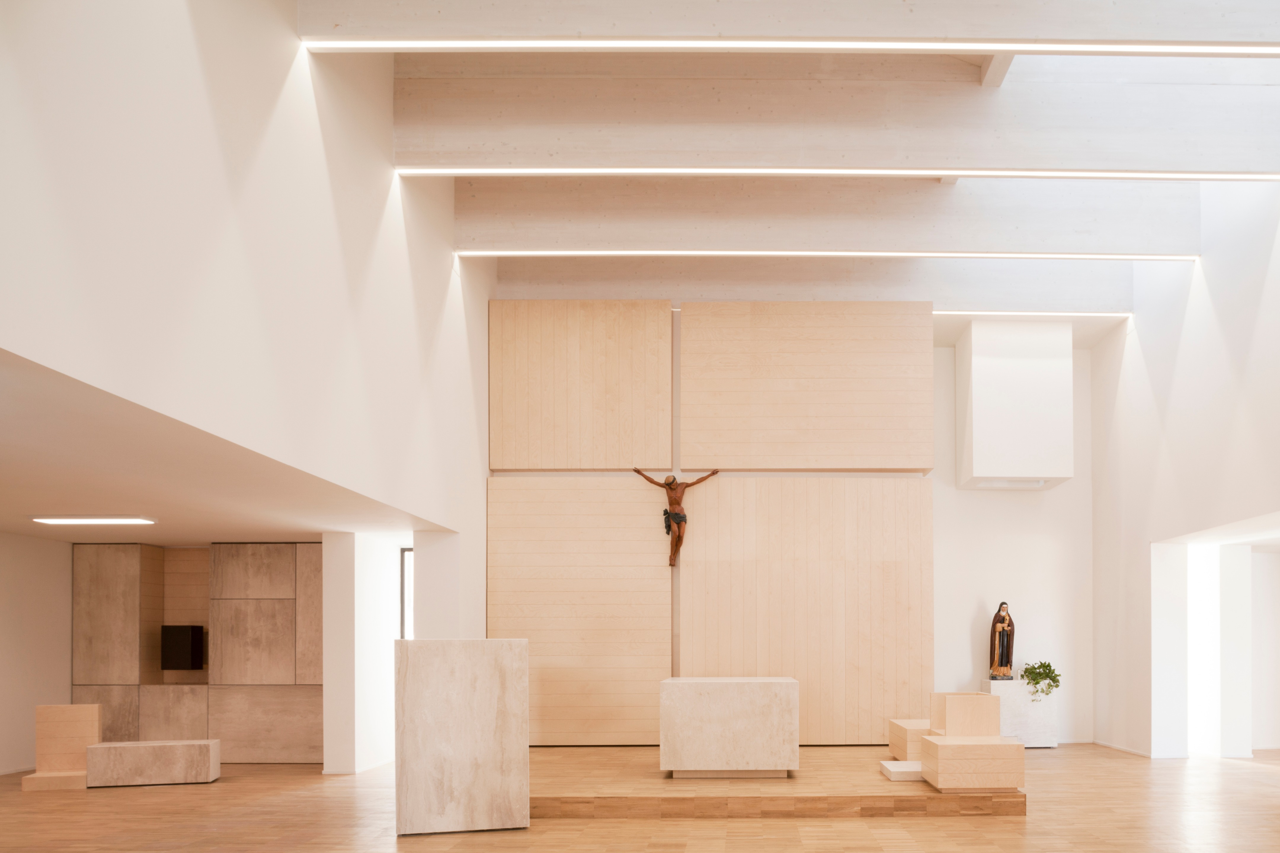 意式乡村教堂设计,融入地貌塑造神圣空间-15