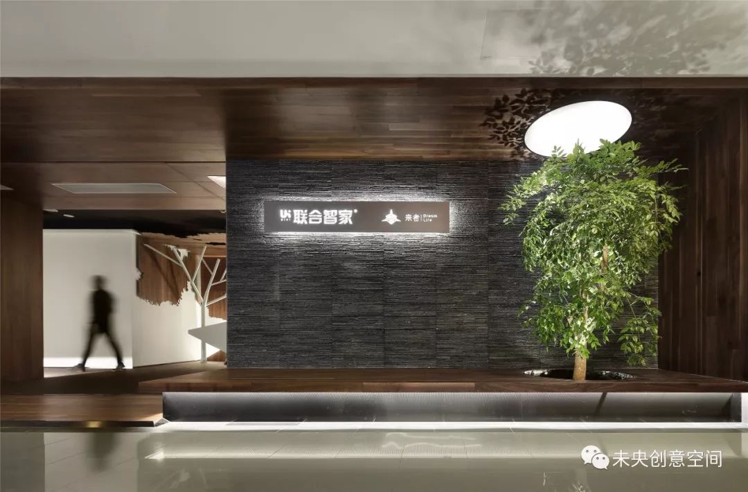 《光·荫》——自然光影塑造的办公展厅空间-48