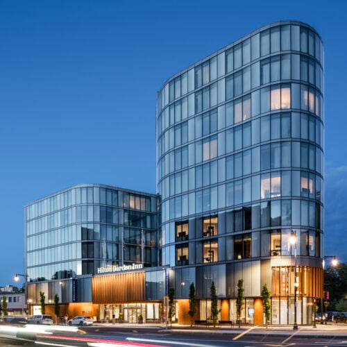 Hilton Garden Inn Boston - Brookline / CambridgeSeven-12