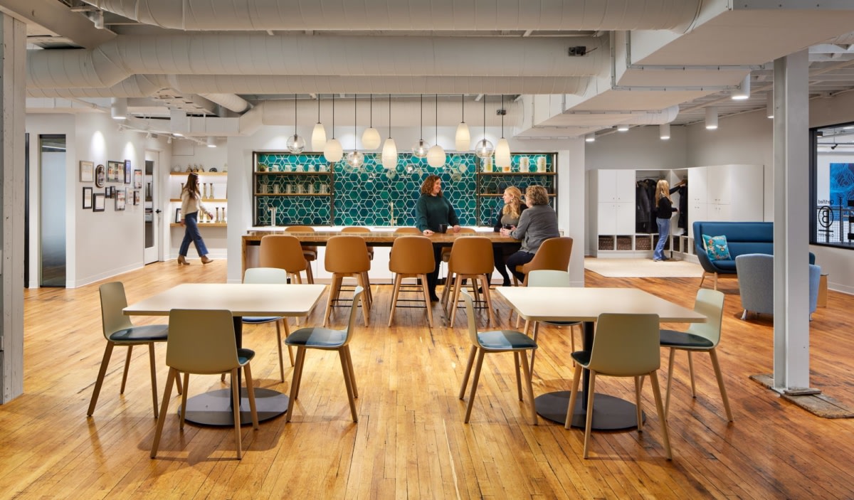 温馨如家的办公室设计 · Beehive 战略传播办公室丨美国丨Studio BV-11