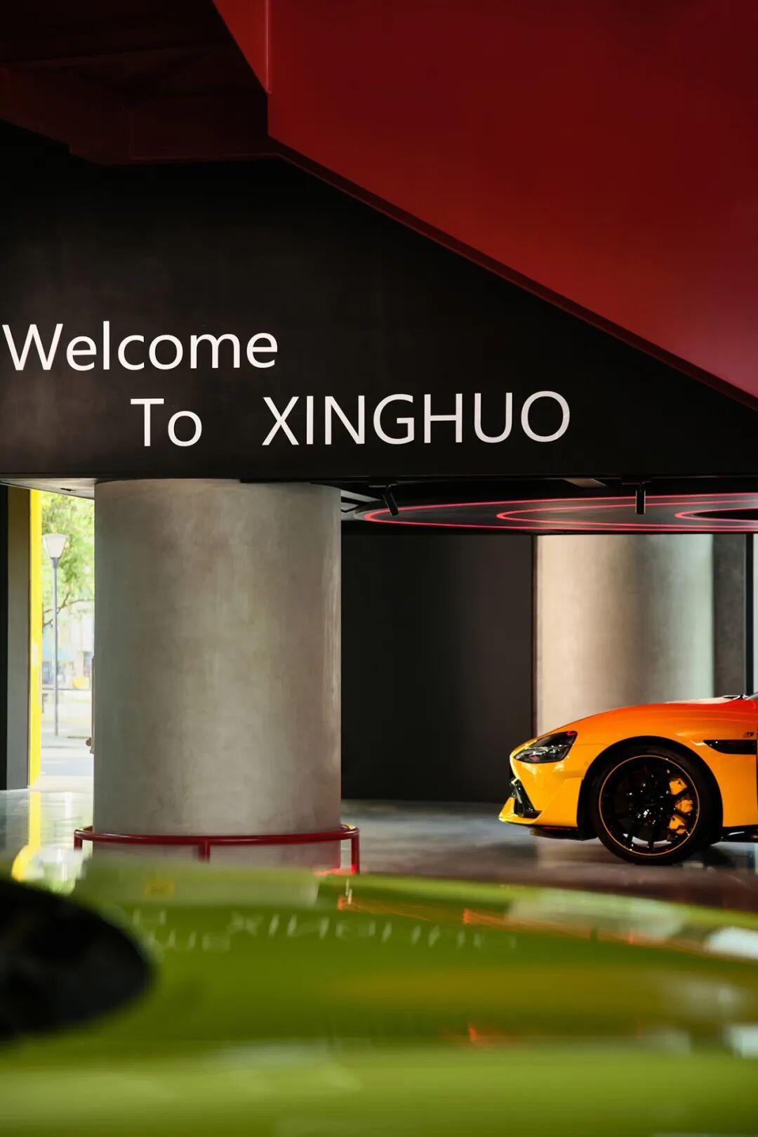 苏格设计丨3000㎡高街复古星火汽车展厅-40