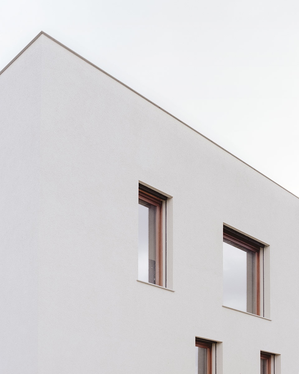 阿尔卑斯山下木结构小屋，法国 / studio razavi architecture-9