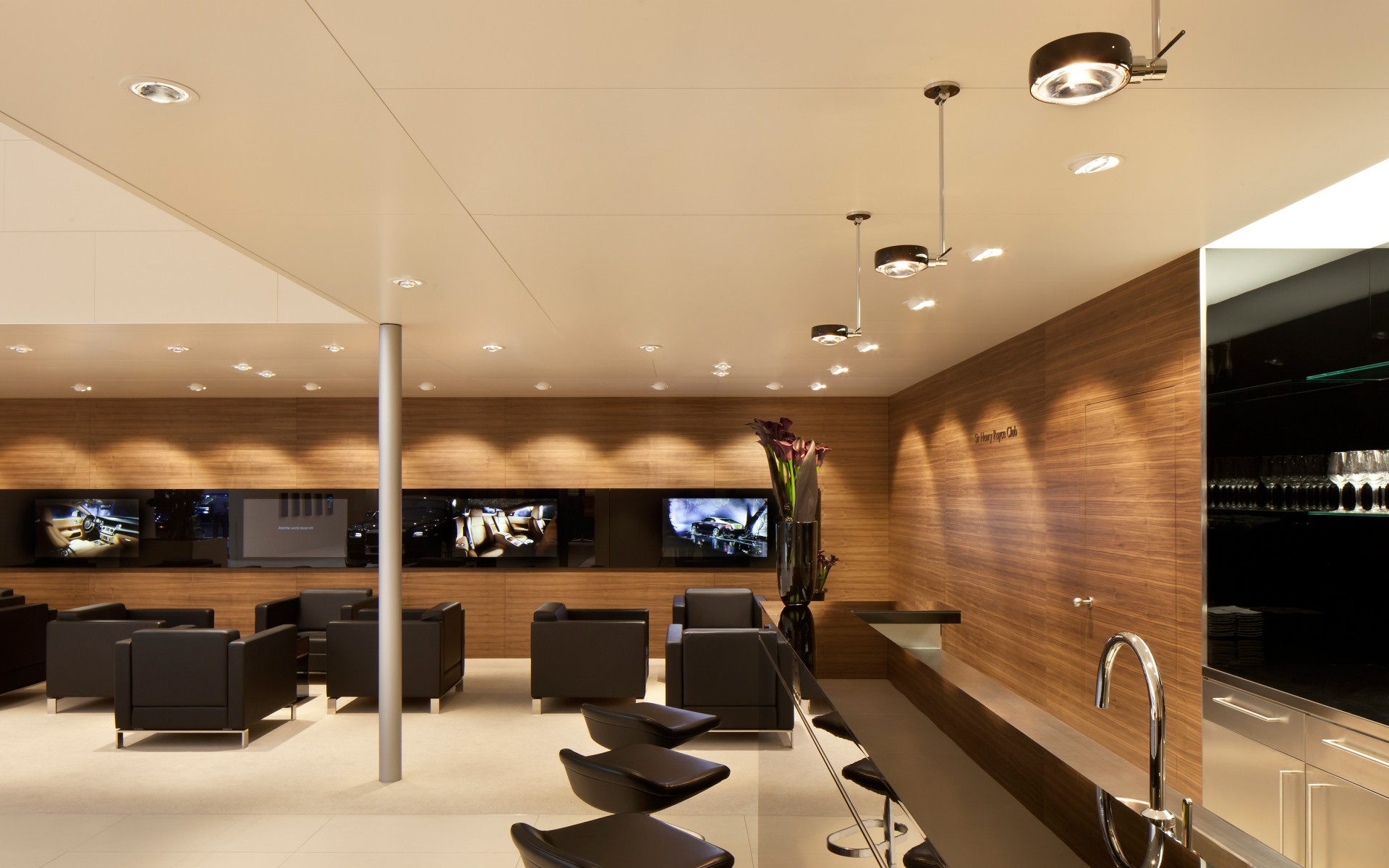 劳斯莱斯展厅的豪华照明设计-8