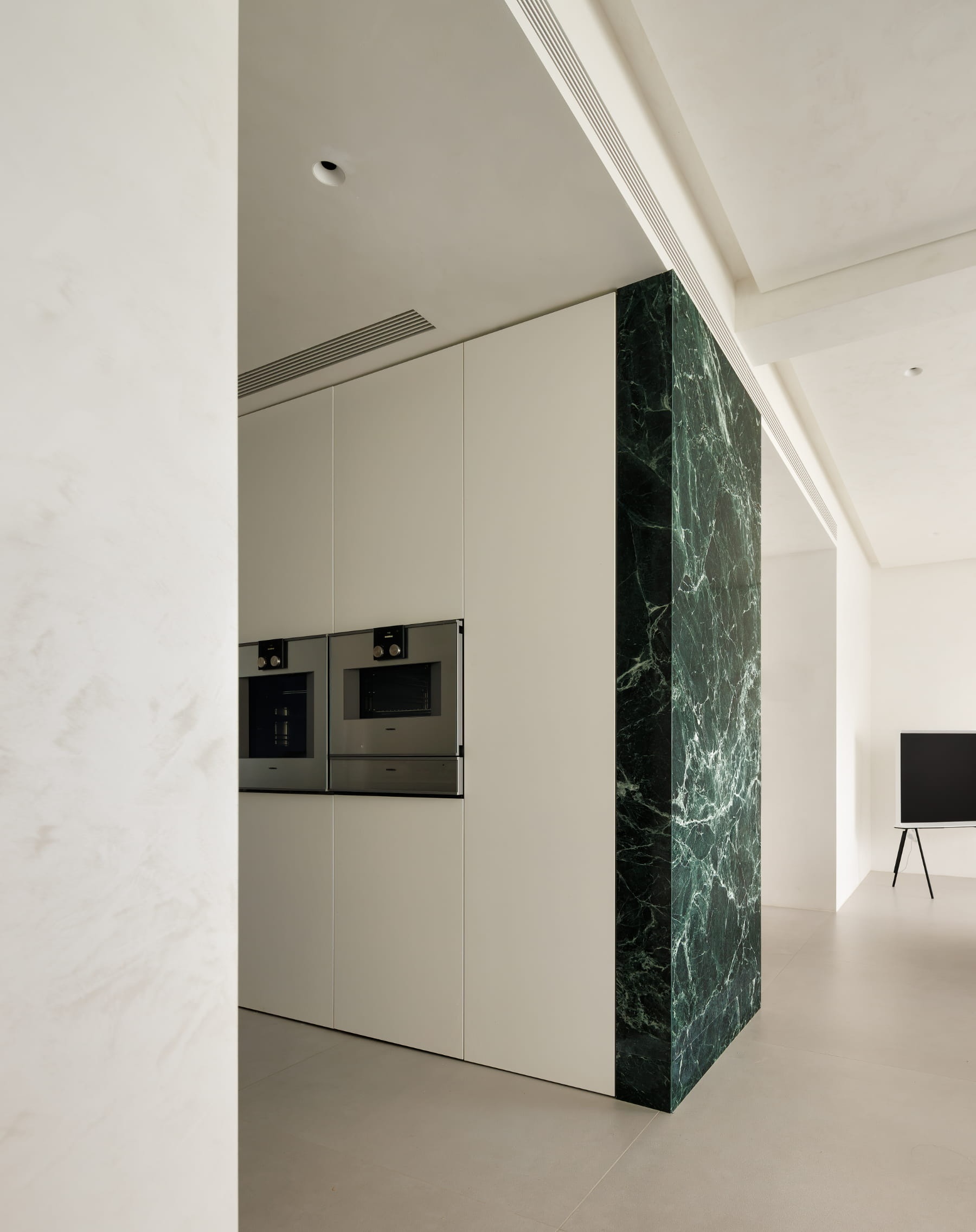 HURR赫设计丨极简中彰显趣味与品味的家-4