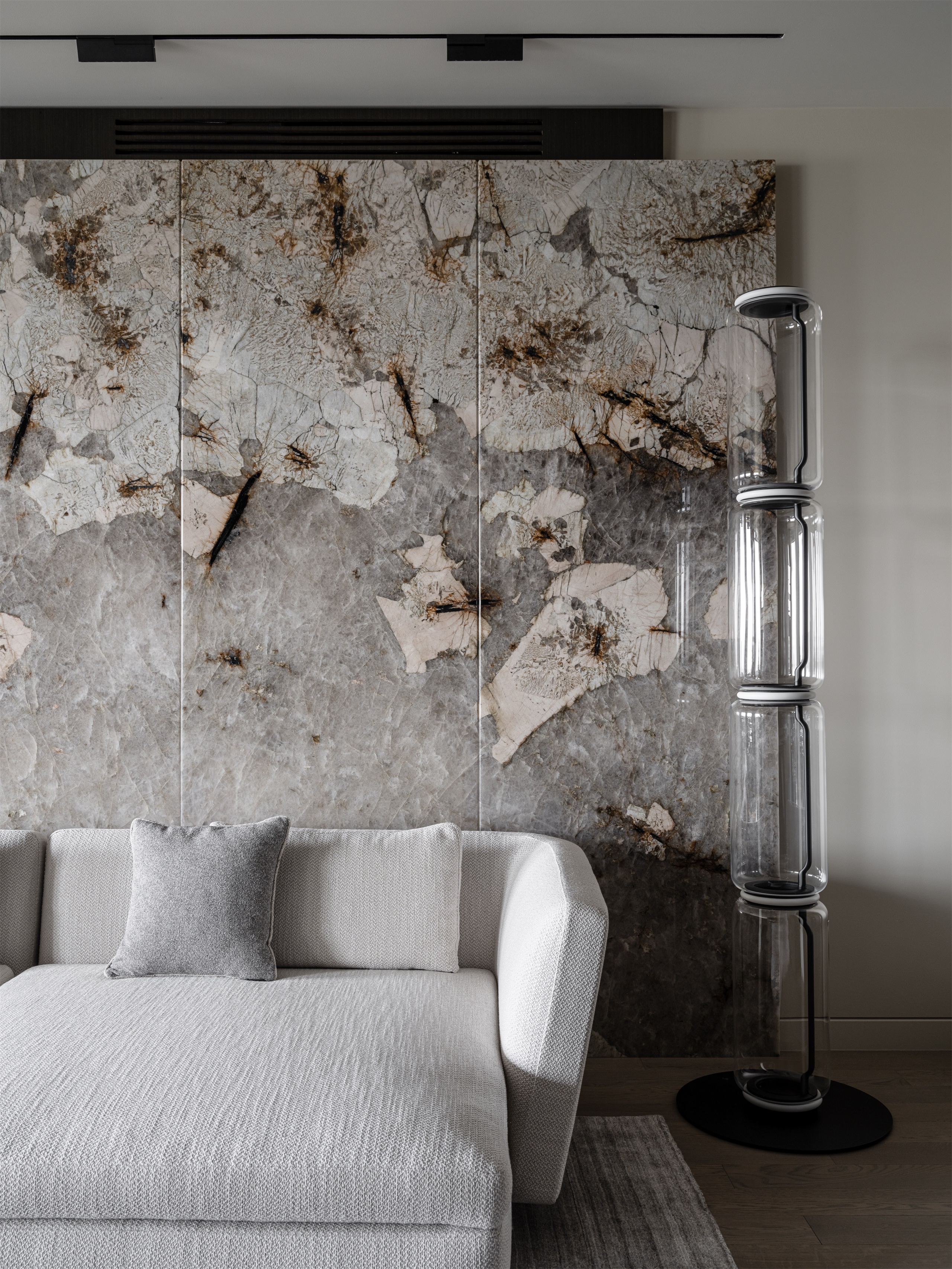 130 平方米深色现代公寓丨斯维特兰娜·李-6