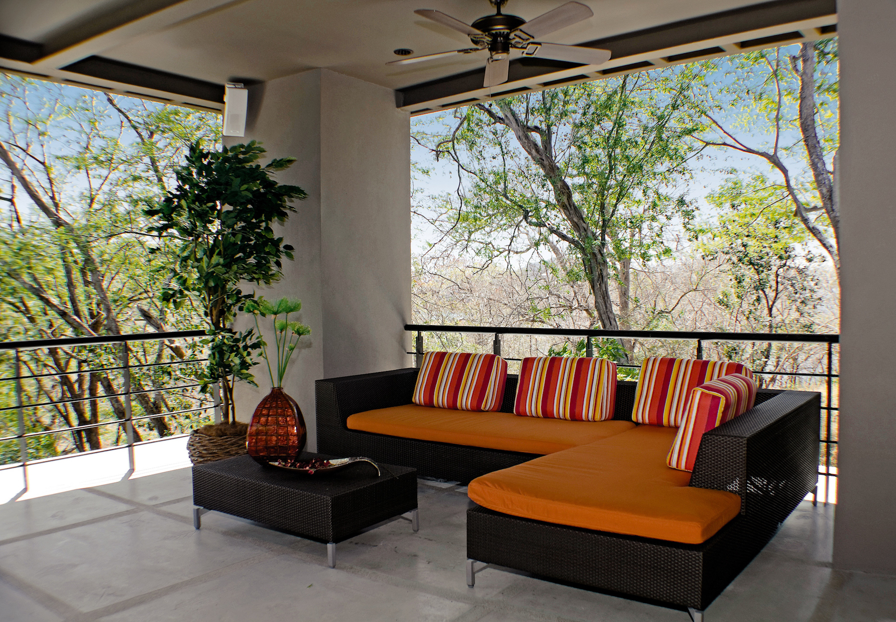 哥斯达黎加自然风光中的现代树屋-28