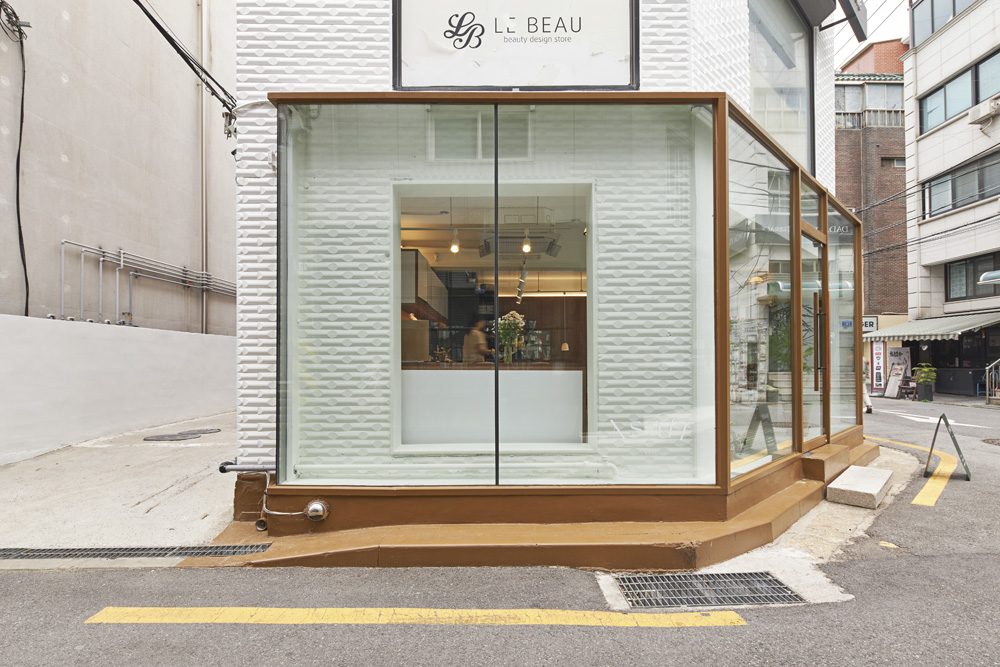 简约白与木的优雅融合 | 12 平米咖啡模型装修费用-17