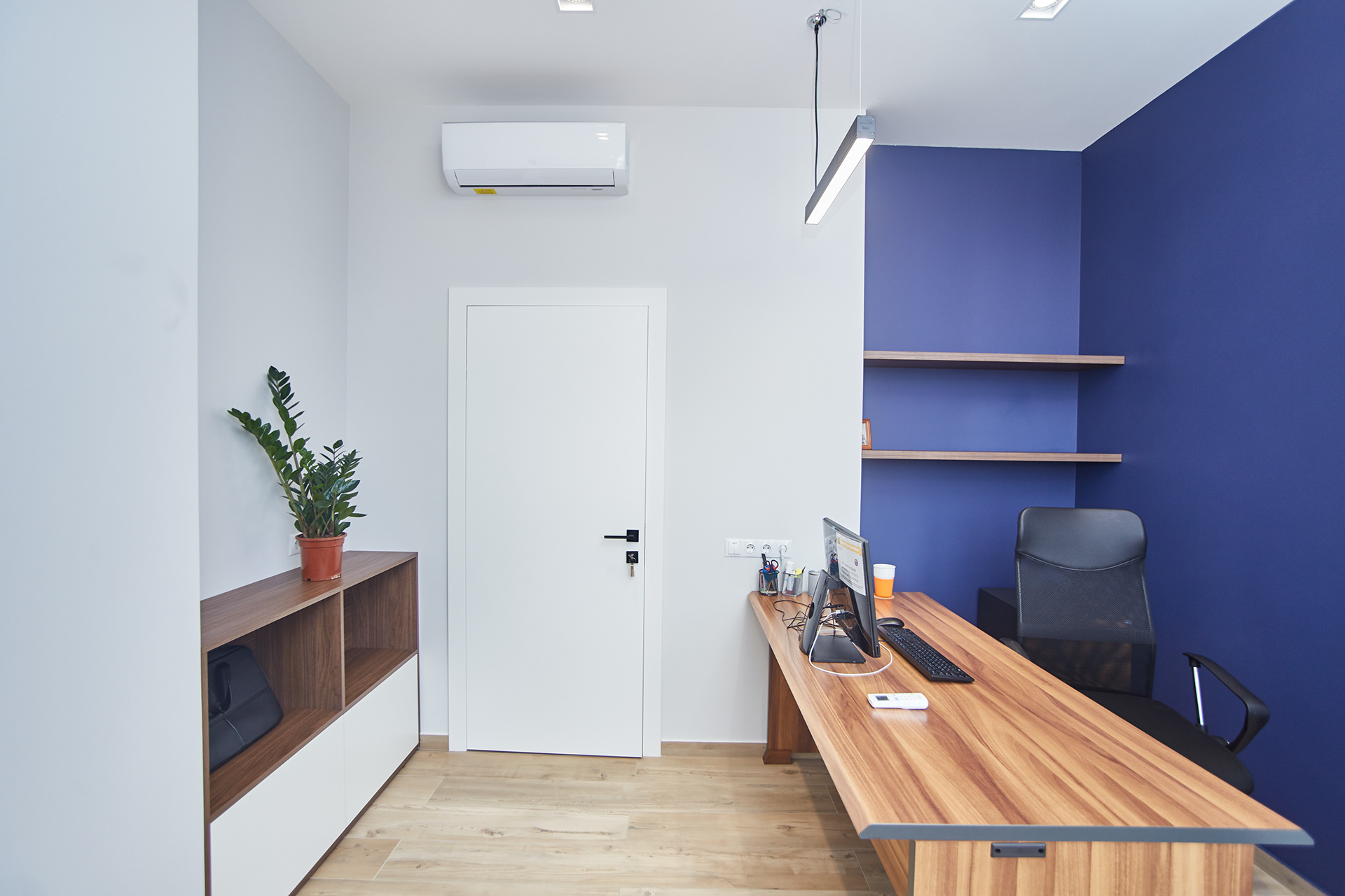 OFFICE OF THE LAW COMPANY: 170 sq.m (Real)-17