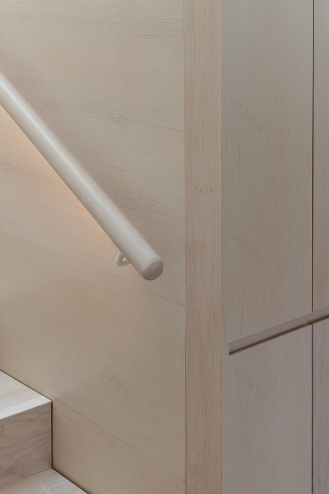 河畔白色别墅丨加拿大丨Dupont Blouin-34