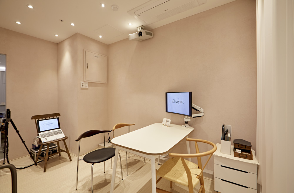 菲拉格慕餐厅的粉色调设计-7