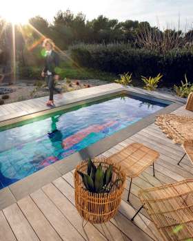 沉浸式屏幕 · 钢铁与风格